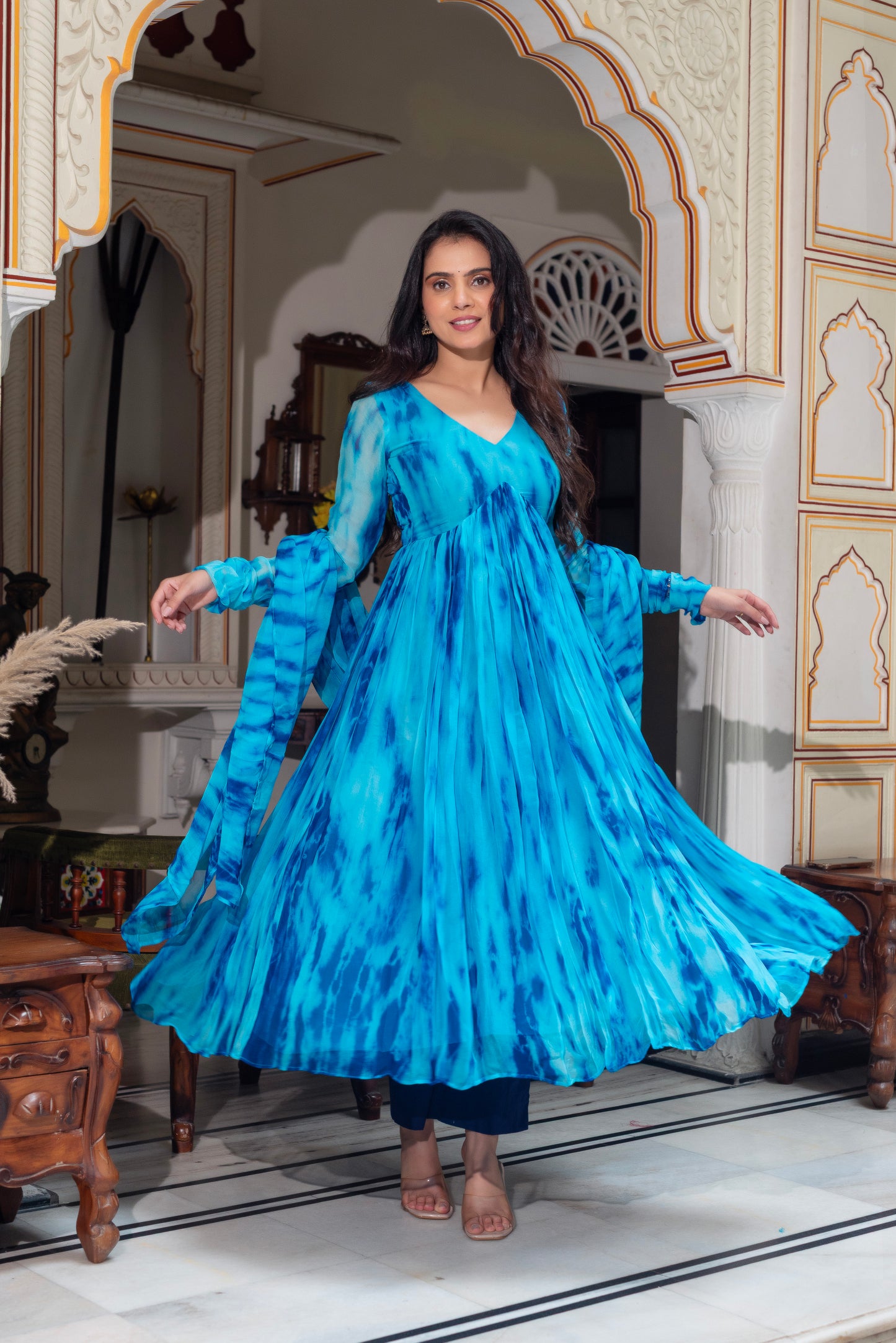 Rajvi Suit Set