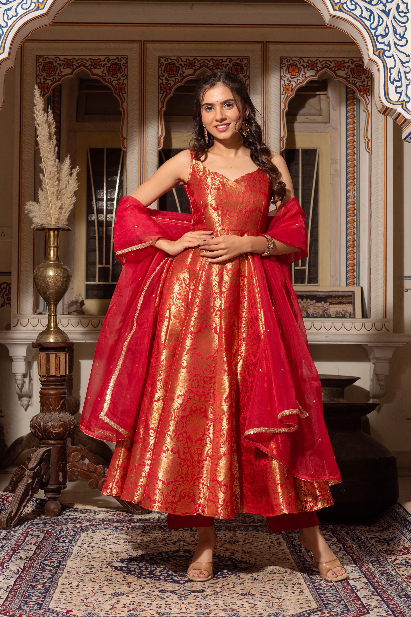 MADHUBALA SUIT SET