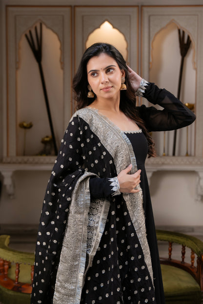 Varsha Suit Set
