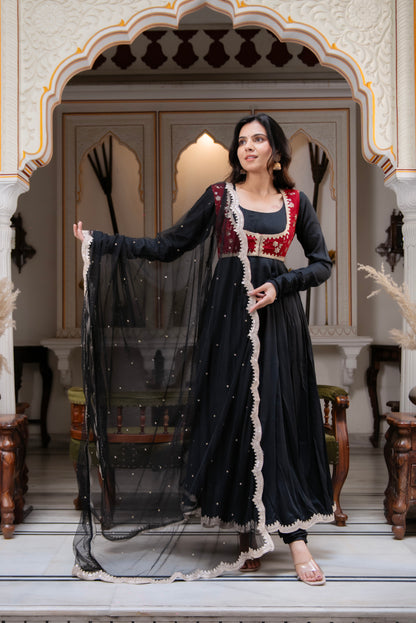 Piyaa Suit Set