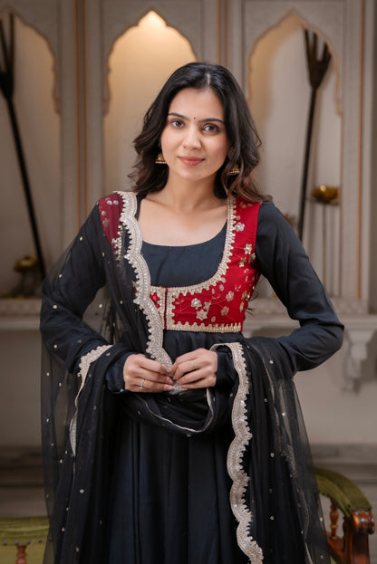 Piyaa Suit Set