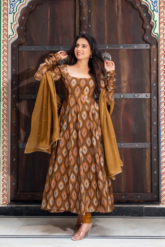 Roopali Suit Set