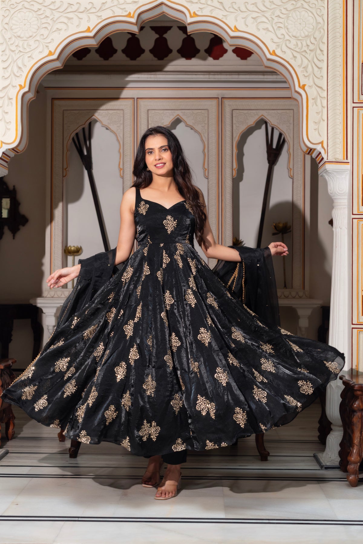 Dolna Suit Set