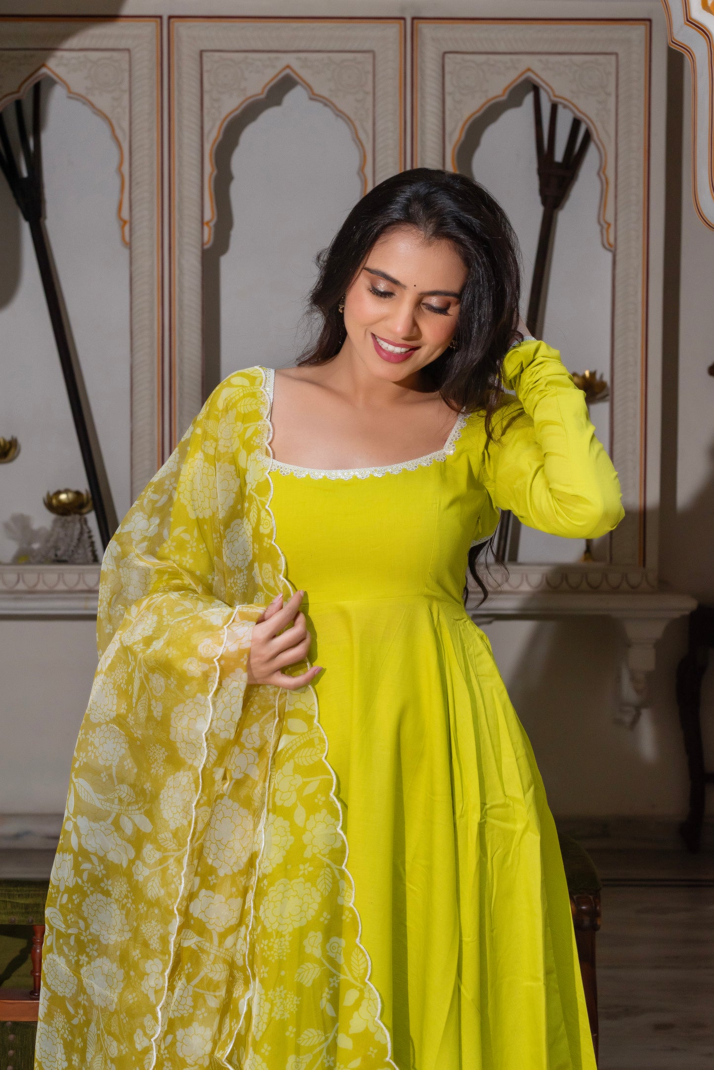Devyani Suit Set