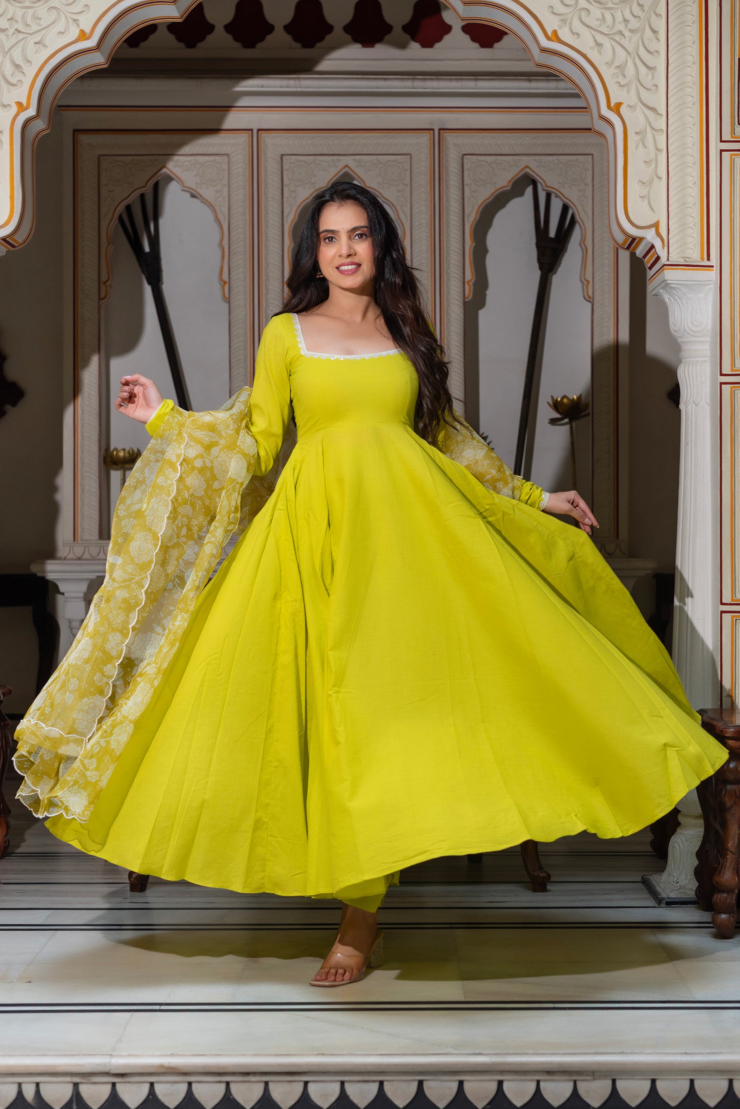 Devyani Suit Set