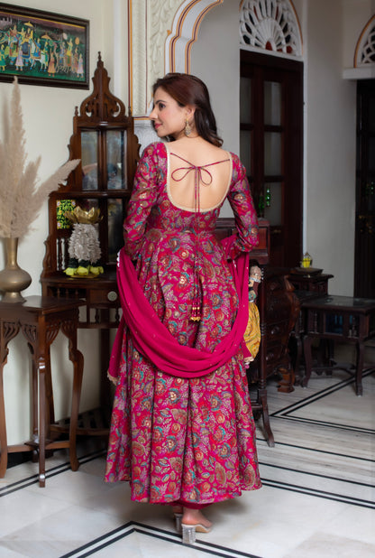 Aarohi Suit Set